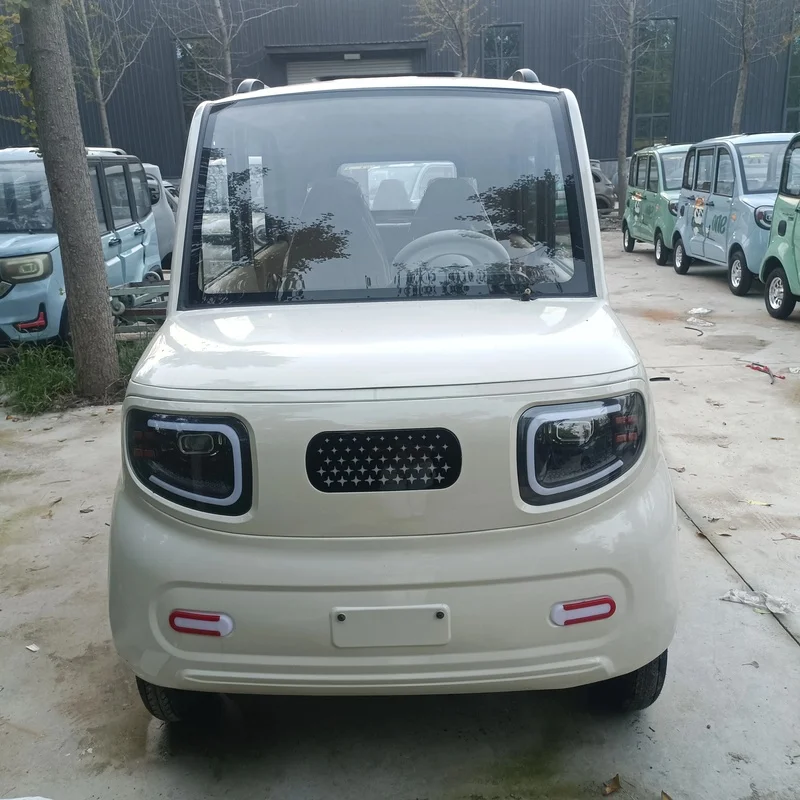 Suke's Popular Mini Electric Vehicle, a Four-wheeled Adult Electric Vehicle, Is Widely Sold in China.