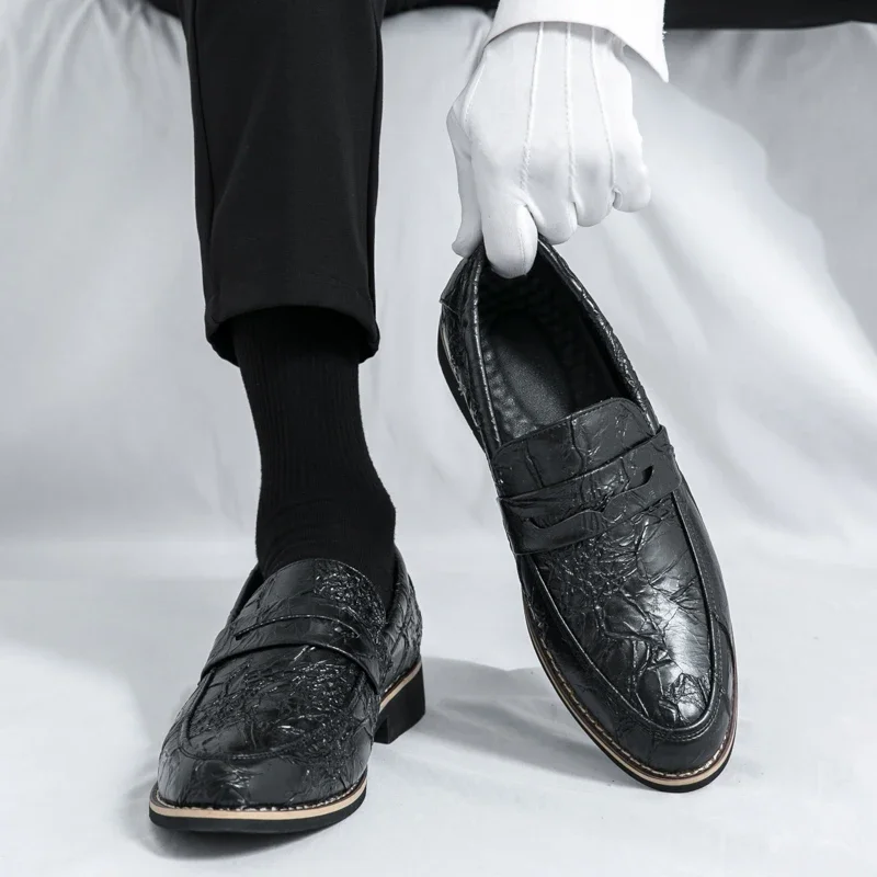 New Men Dress Leather Shoes For Men Luxury British Gold Black National Pattern Oxfords Classic Gentleman Wedding Prom Shoes