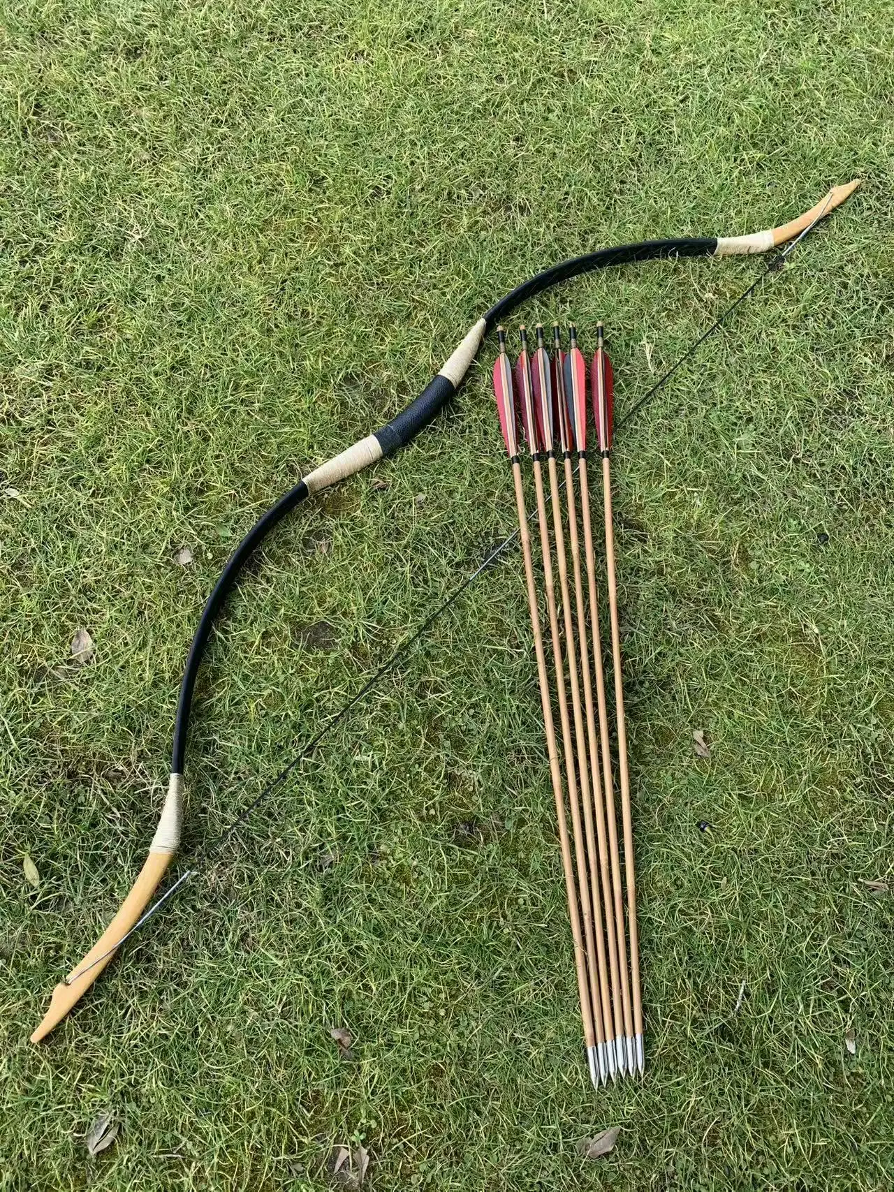 

20-60Ibs Bow Arrow Set Traditional Bow Handmade Recurve Bow + 6 Bamboo Arrows With Bow Bag For Outdoor Hunting Archery
