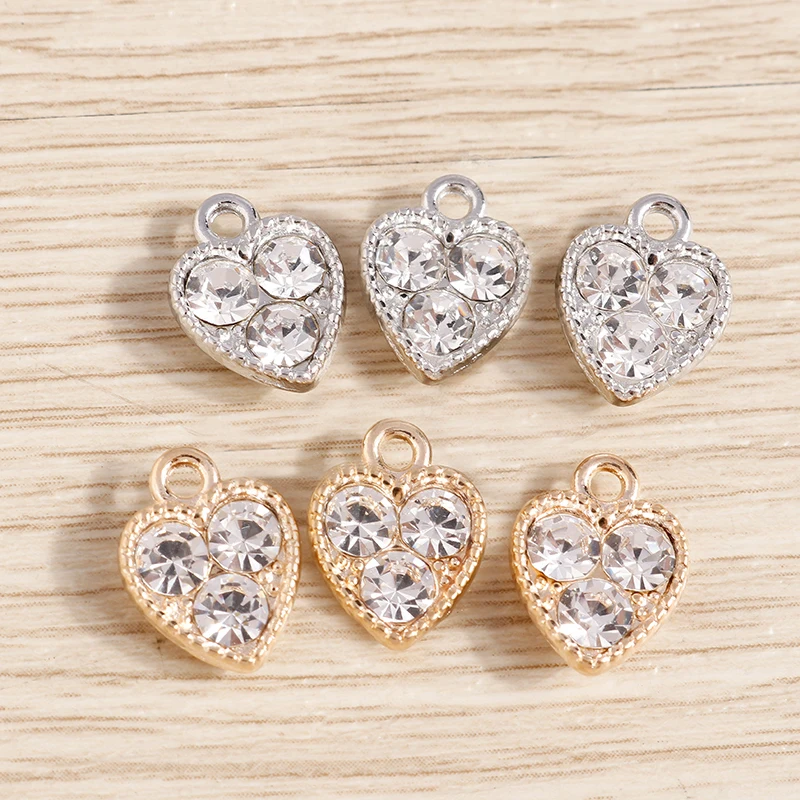 Tusember 10 Stück exquisite silberfarbene Kristall-Liebesherz-Charms für die Schmuckherstellung, modische Ohrringe, Halsketten, DIY-Anhänger – Detail 2