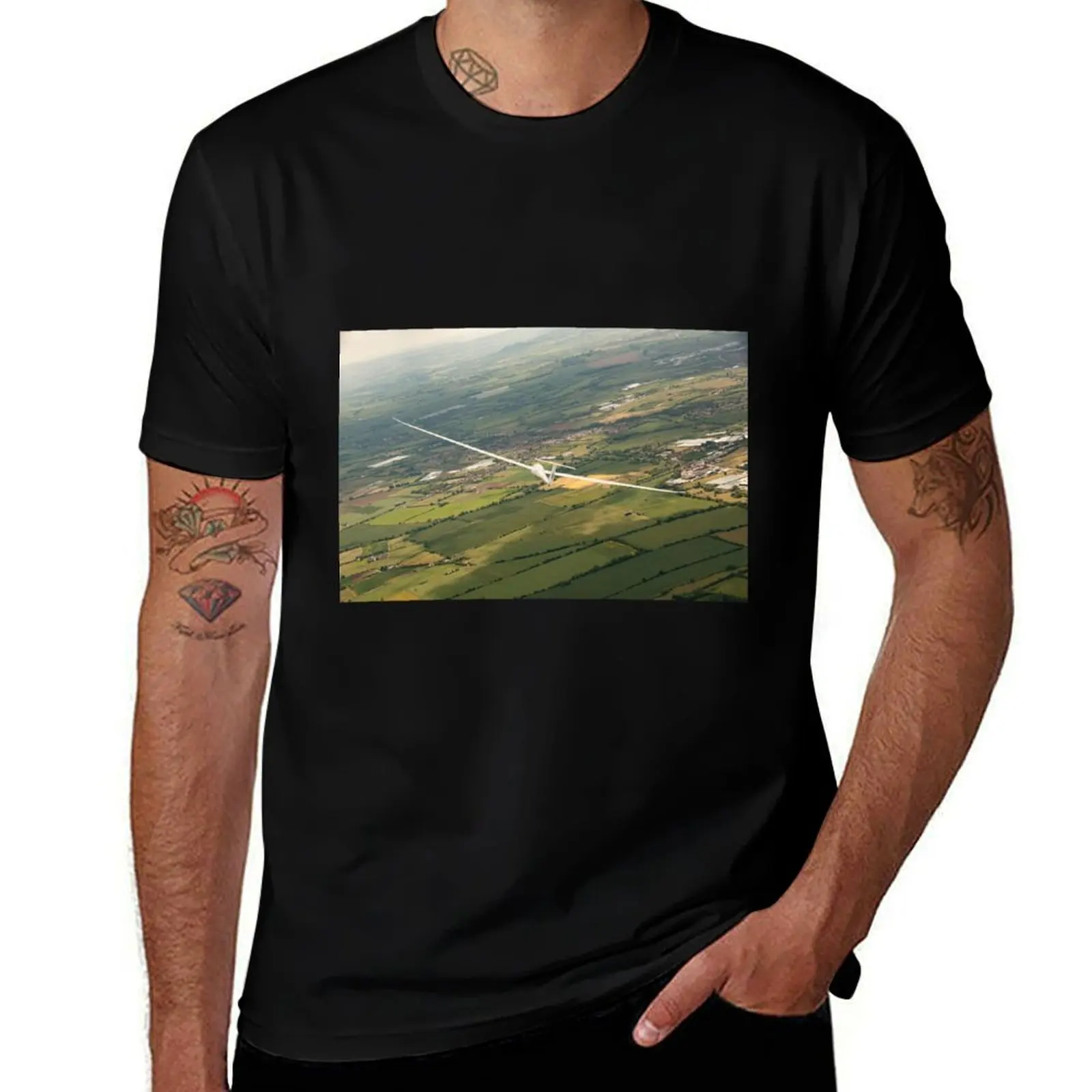 Sailplane,glider soaring above the English contryside. T-Shirt Simple Line Art Print Tee T-Shirt