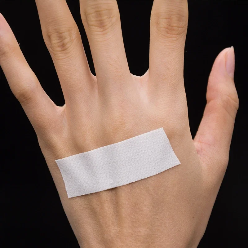 Medical adhesive tape Hand foot chapped breathable adhesive plaster Pure cotton cloth type white adhesive tape 2.5cm * 5m