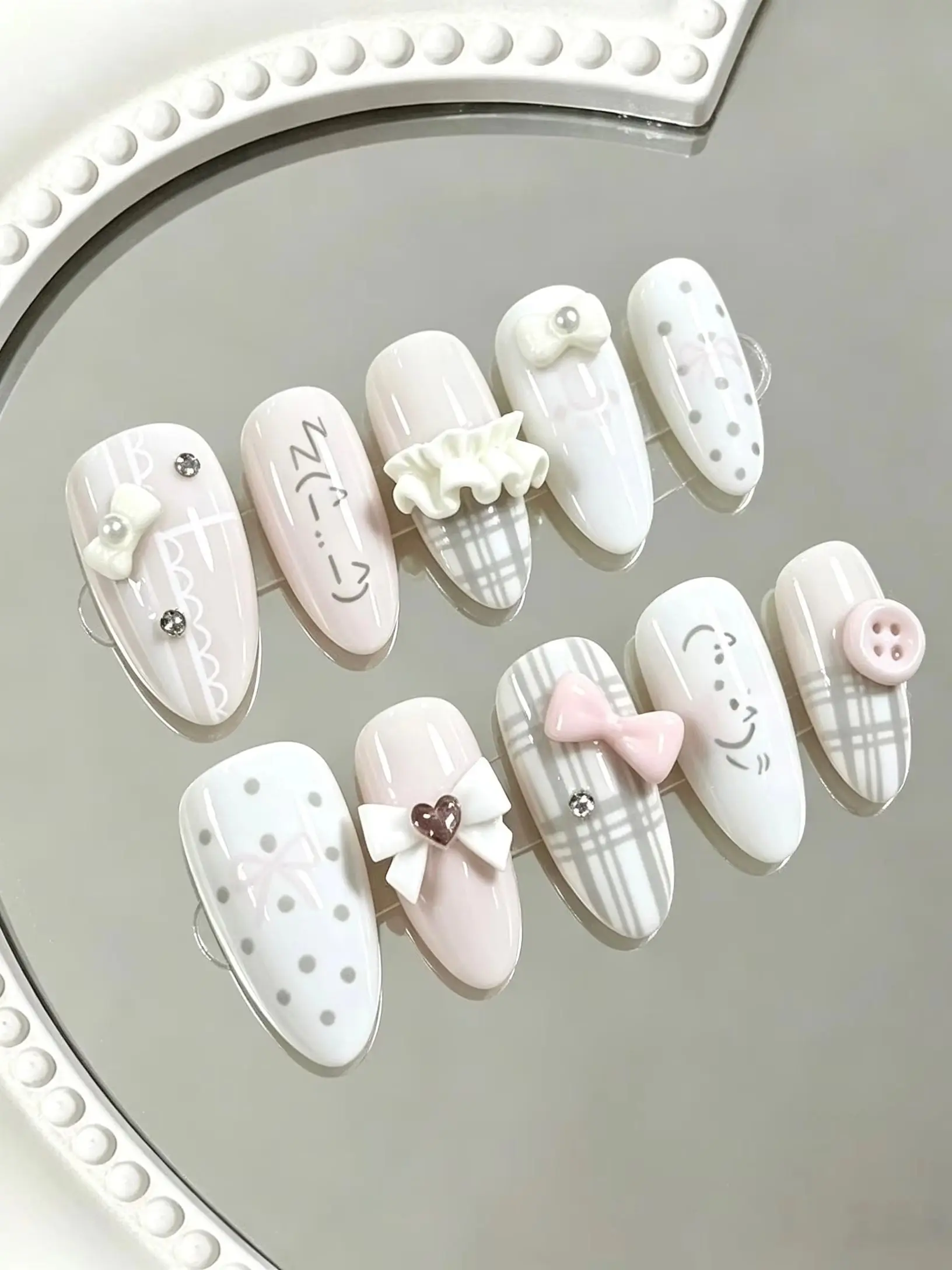 10-Piece Set of Milky White Nude Pink Plaid Bowknot Long Almond-Shaped Press-On Nails for Girls, Suitable for Students' Daily Classes, Girls' Afternoon Tea Outings, Shopping Trips, Knit Sweater Outfits, Lolita Daily Wear, and a Gentle Home Vibe.