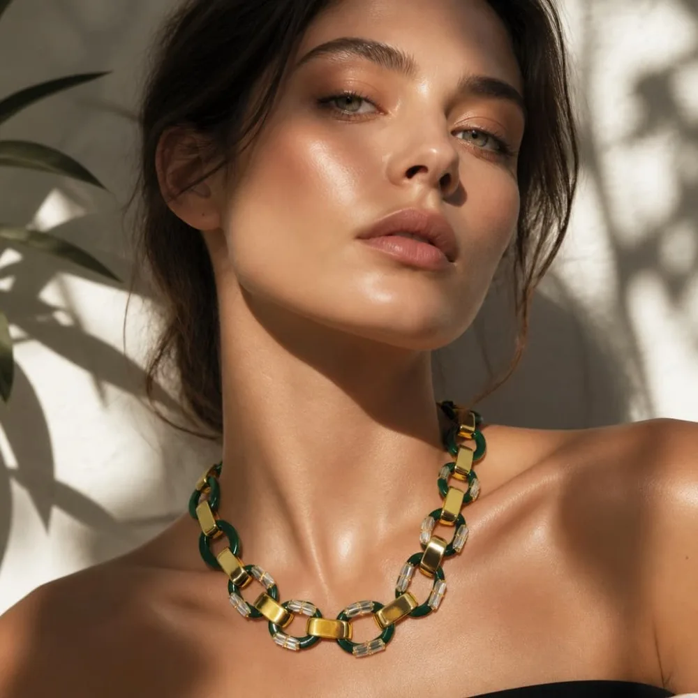 New Brass Electroplated Real Gold Color-preserving Acetate Plate Geometric Necklace Glass Rhinestone Short Necklace 0311