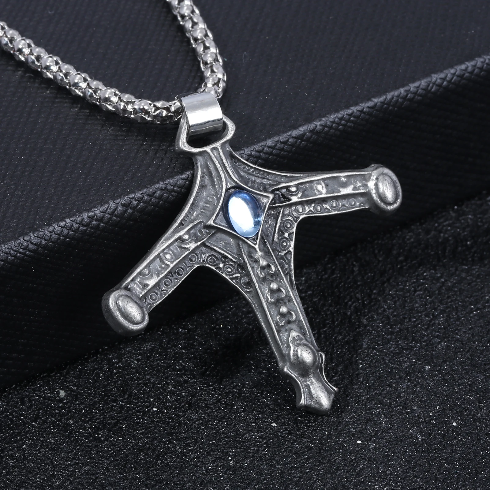 Dark Game Bloodborne Necklace Cthulhu Mythos Sword Hunter Badge Pendant For Men Amulet Decoration Necklace Masculino Collar Gift