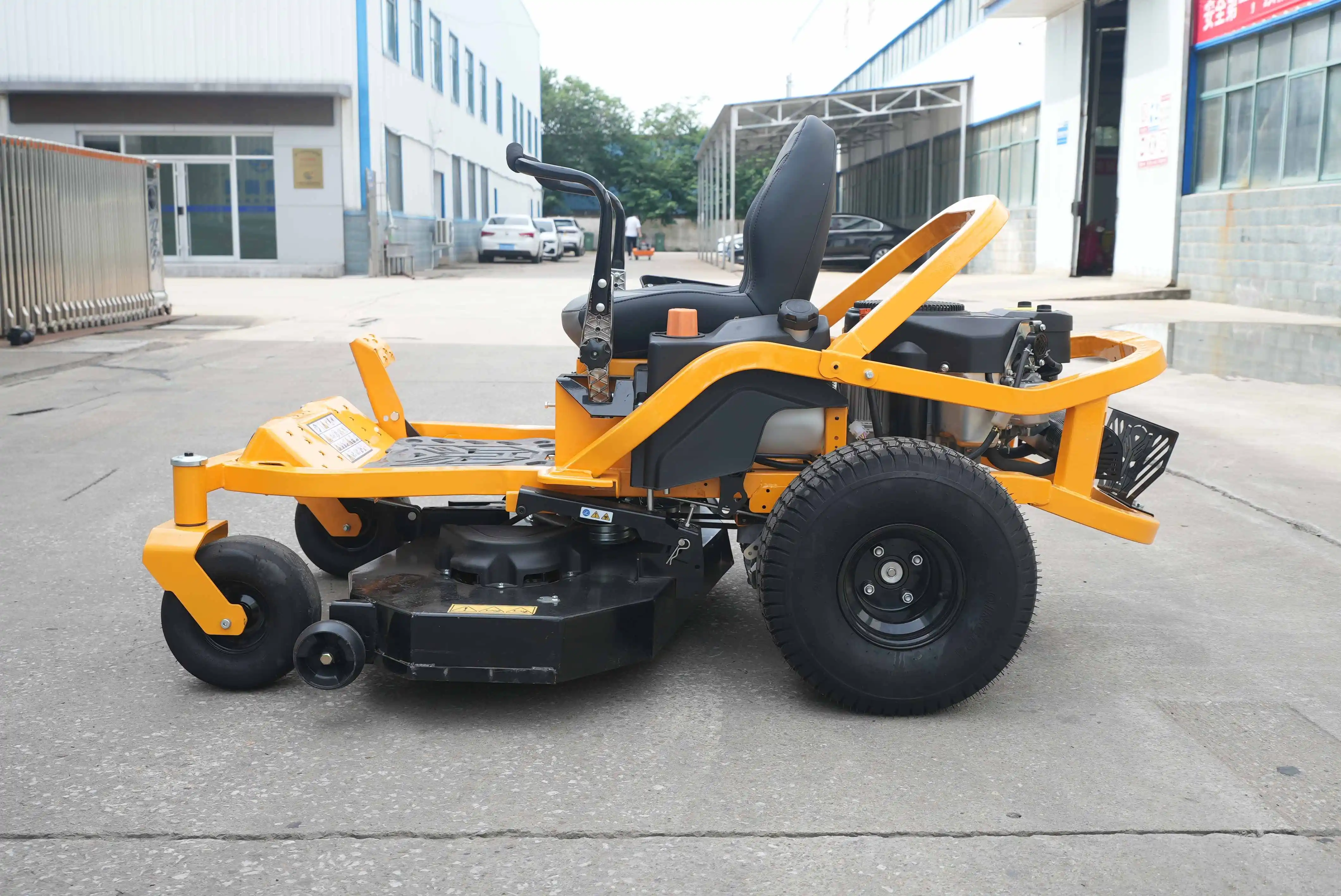 جزازة عشب كهربائية لاسلكية ببط - مراجعة Lawn Mower Battery وسعره