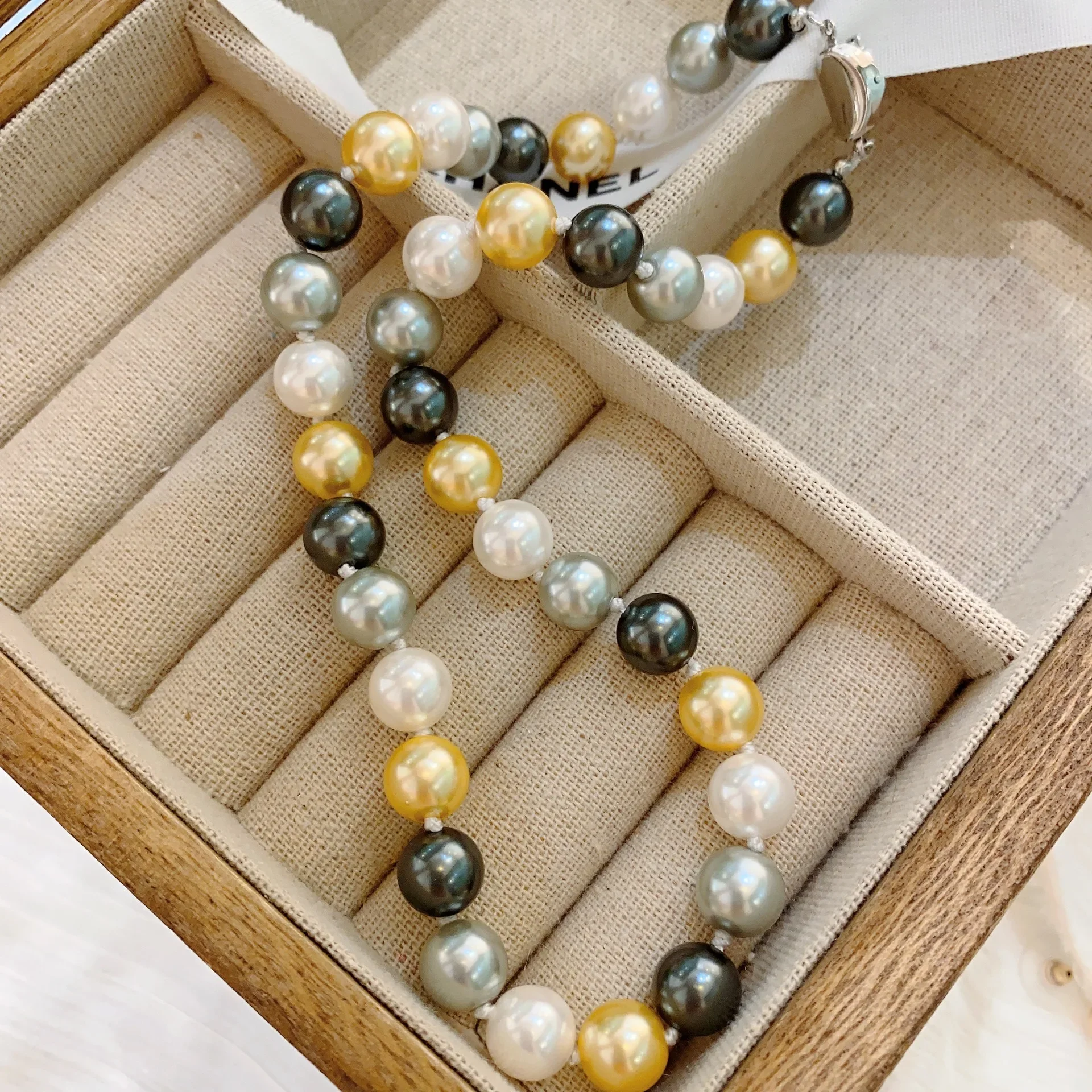 Trendy Jewelry Vintage Temperament Mixed Color Simulated Pearl Necklace for Women Female Simply Design Accessories Hot Selling