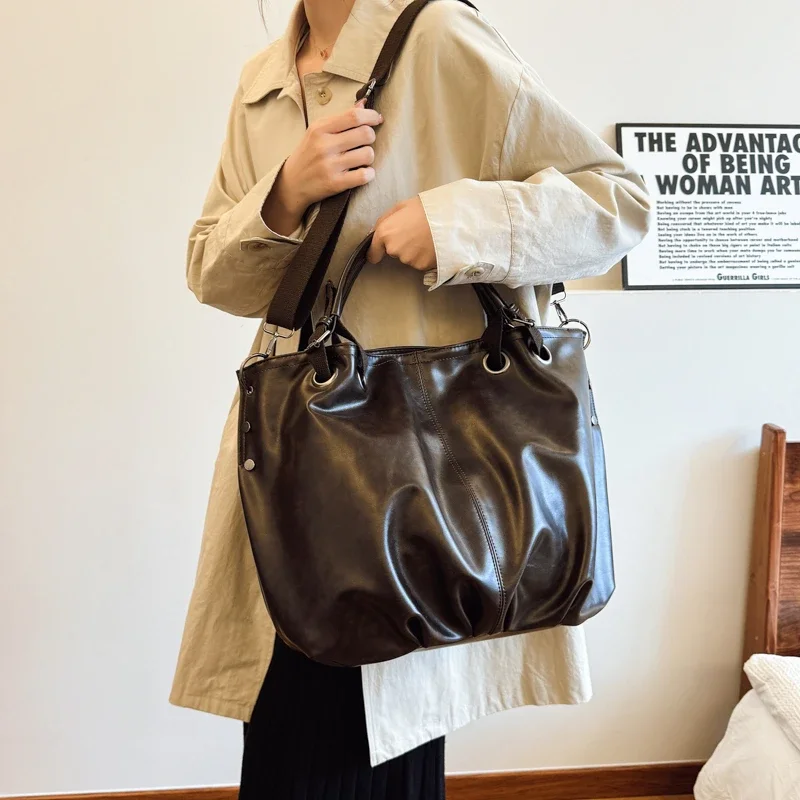 

Zipper Commute Simple Versatile Shoulder Bags for Women Super Cool Large Capacity Glossy Pu Handbags
