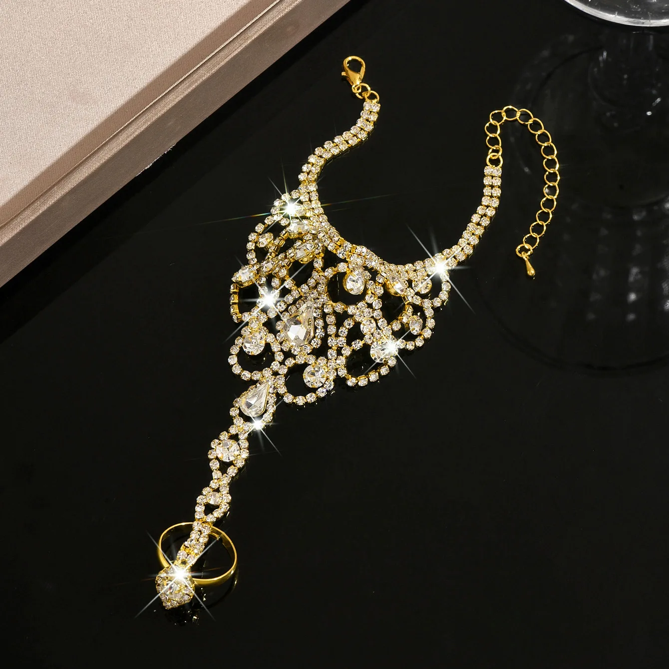 Trendy Full Rhinestone Mesh Hand Chain Bracelet Fashion Link Ring Slave Bracelet Sparkly Back of Hand Jewelry for Women