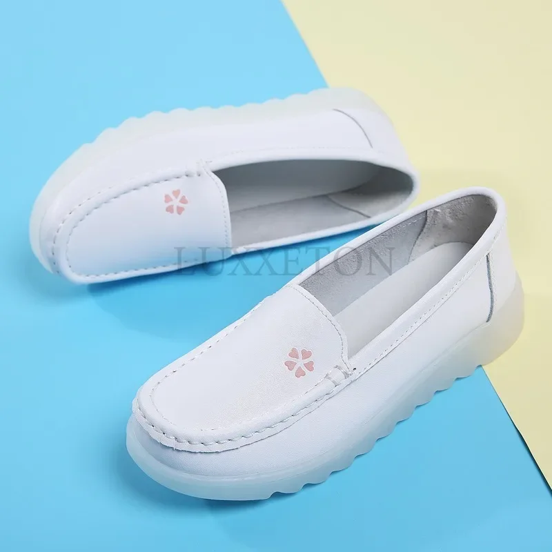 Genuine Leather Round Toe Work Shoes Winter New Woman Nurse Flat Shoes Fashion Slip on Comfort Moccains Shoe Warm Plush Shoe