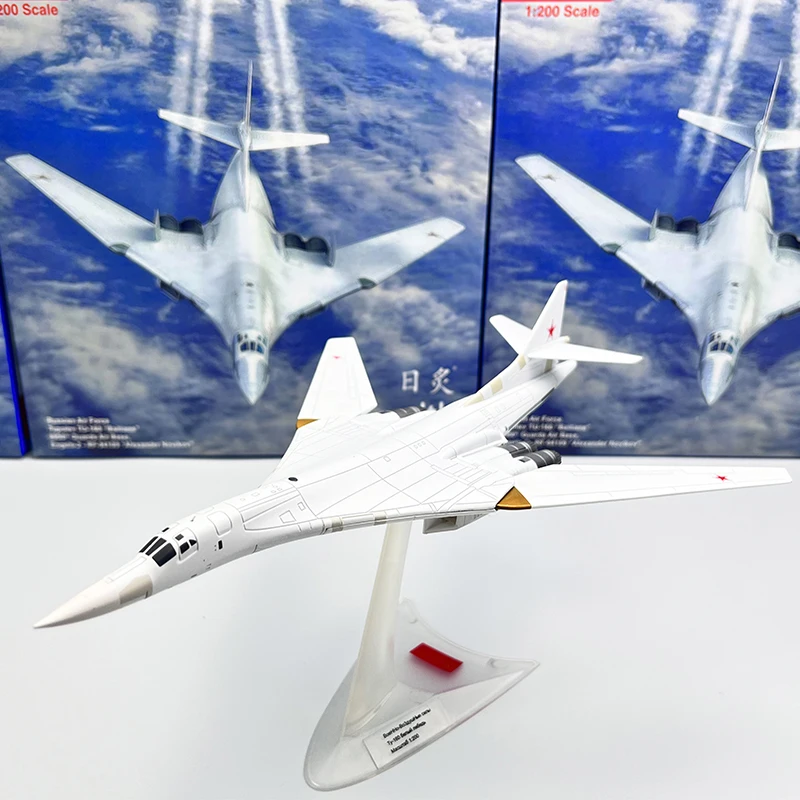 1:200 Scale TU-160 White Swan Bomber Fighter Military Aircraft Model Display Children's Toys Collection Gift Souvenir Decoration