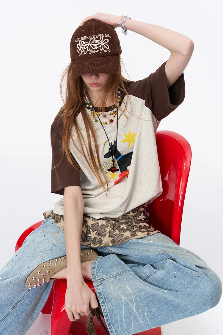ELFSACK Women's Sweet Short Sleeve Graphic Tee with Cute Print, T-Shirt with Multiple Color Options, Loose Casual Autumn Top