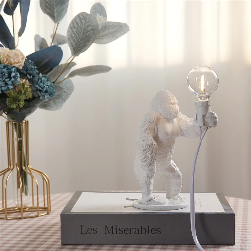 Nordic King Kong Table Lamps Modern Living Room Decor Resin Table Lamp Office Desk Light USB Customizable Resinous Animal Lamps