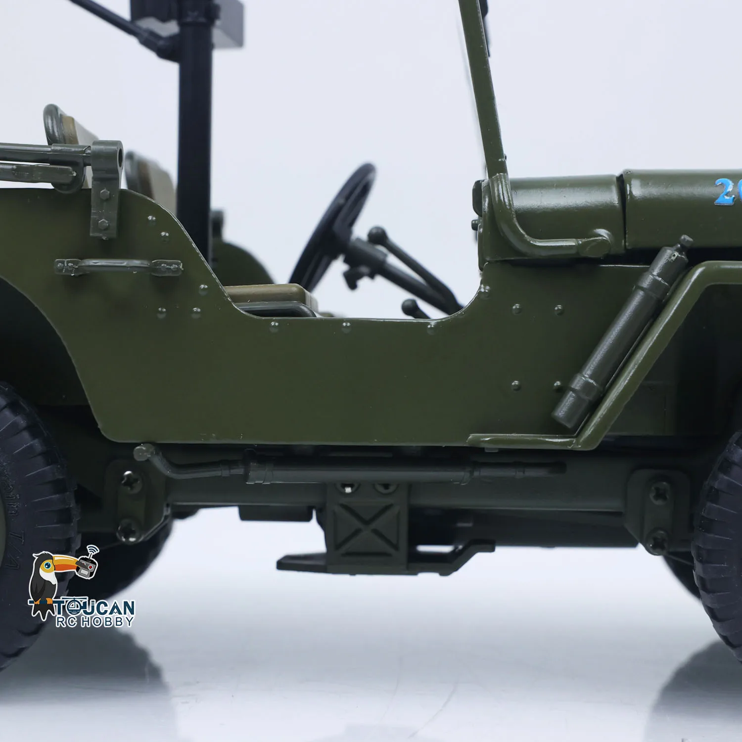 おもちゃ 4x4 RTR 1/16 ラジコン オフロードカー 電動RCミリタリートラックモデル メタルシェル ドライブシャフト ライトシステム