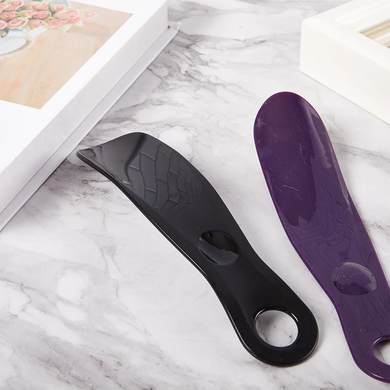 B*1PC Professional Shoehorn Plastic Shoe Horn Spoon Shape Shoehorn Shoe Lifter Tools Flexible Sturdy Slips Lazy Shoe Helper