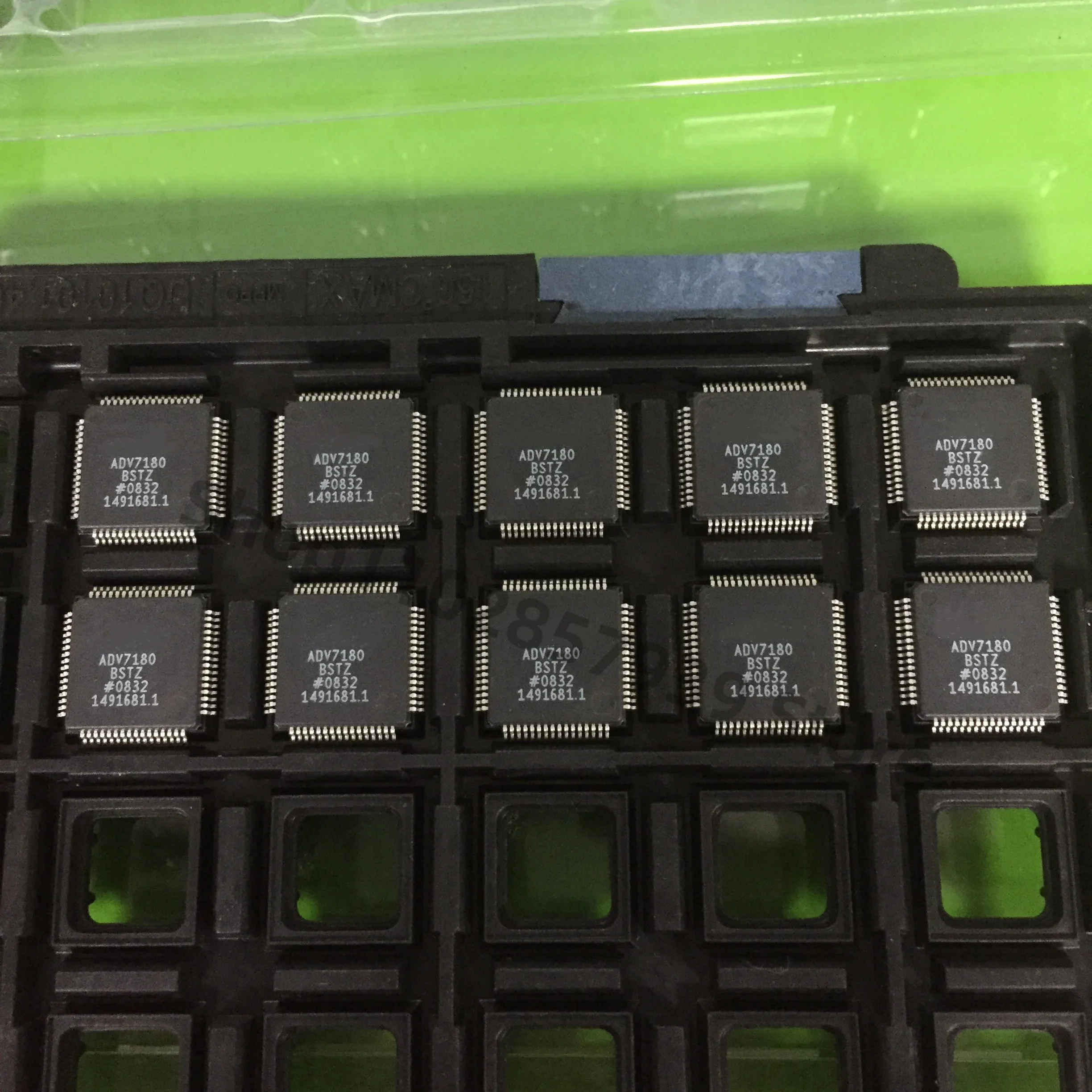 

ADV7180BSTZ ADV7180 BSTZ QFP Оригинальный и аутентичный, бесплатная доставка 5 шт./лот