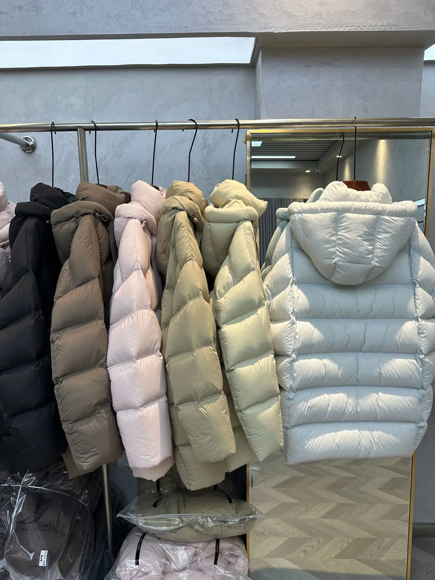 Detachable Hooded Women Puffer Coat with Ribbons Windproof & Heat-Retaining Mid-Long Loose Winter Down Jackets