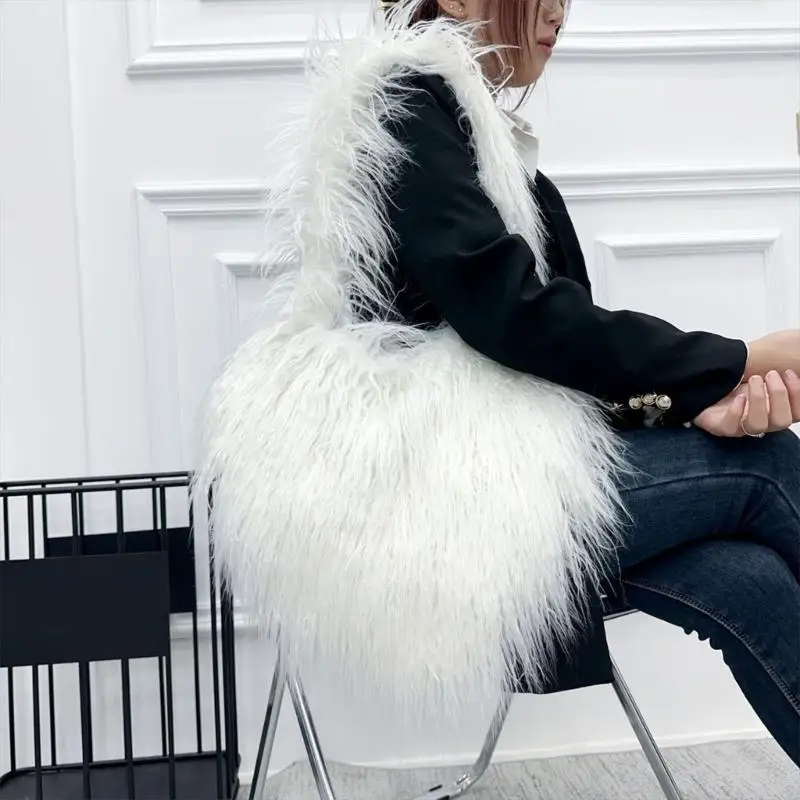 39BD Womens Heart Shaped Plush Crossbody Bag Faux Furs Shoulder Bag Furs Straps