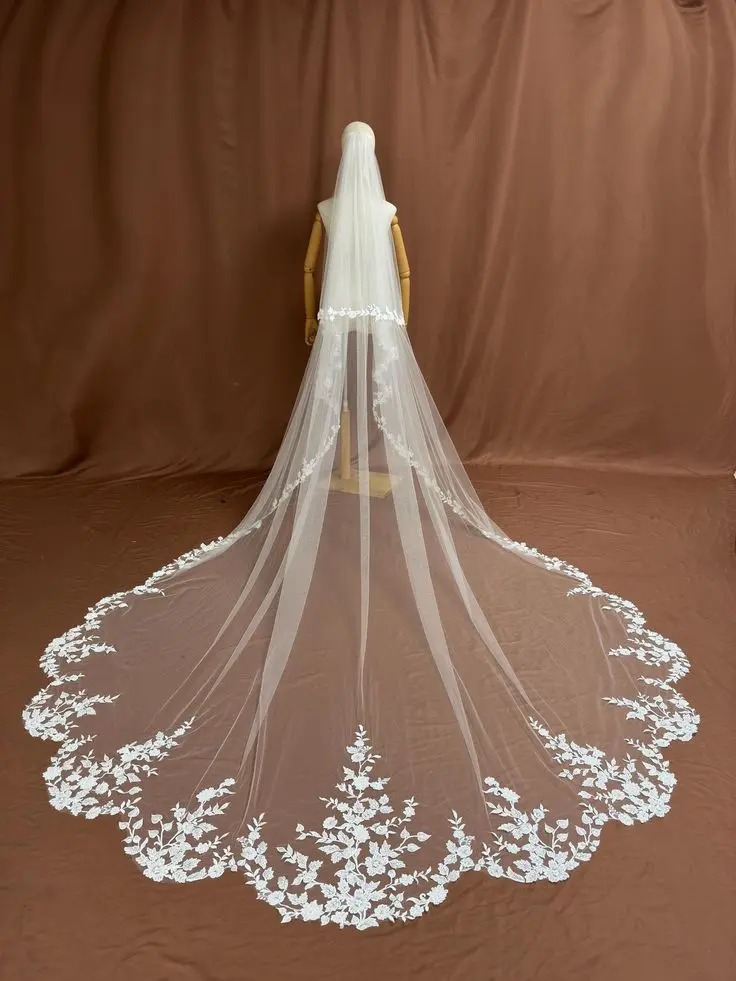 

3.8m*3m Cathedral Wedding Veils Two Layer Scallop Lace Appliques Bridal Veil with Comb Bride Headpiece Women Accessories