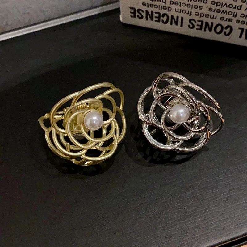 

1/2 Pcs Hollowed Rose Flowers Imitation Pearl Hair Claws for Women Simple Fashion Metal Shark Clips Girls Party Head Accessories