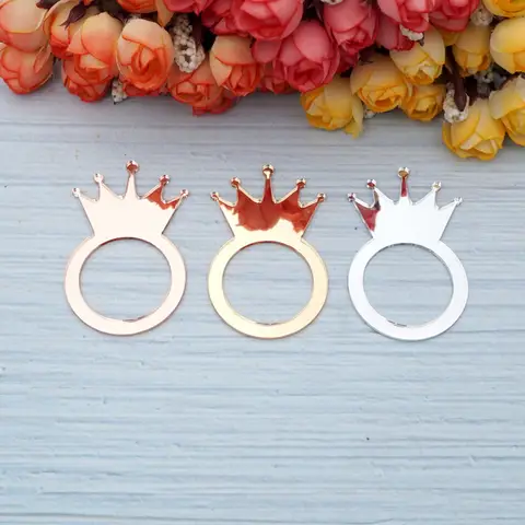 มงกุฎรูปร่างผ้าเช็ดปากแหวนกระจกอะคริลิคตารางสําหรับจัดเลี้ยงอาหารค่ําหมั้น Party Decor Gold Silver Rose Gold