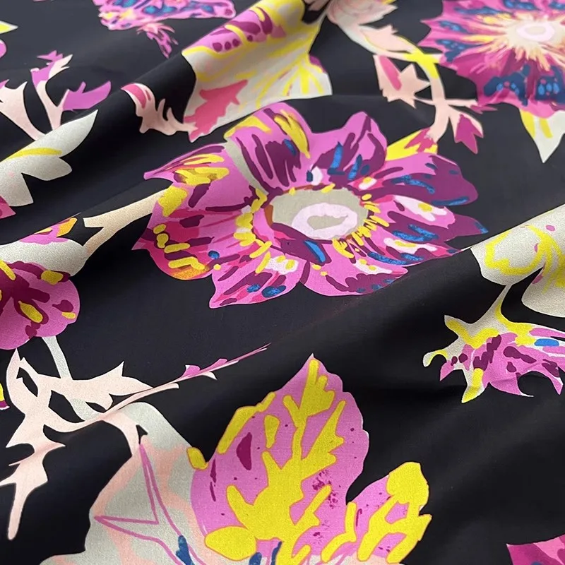 

Черный фон, фиолетовый цветок, поплиновая хлопчатобумажная ткань для женского платья, блузка, ткань ручной работы, материал для шитья своими руками