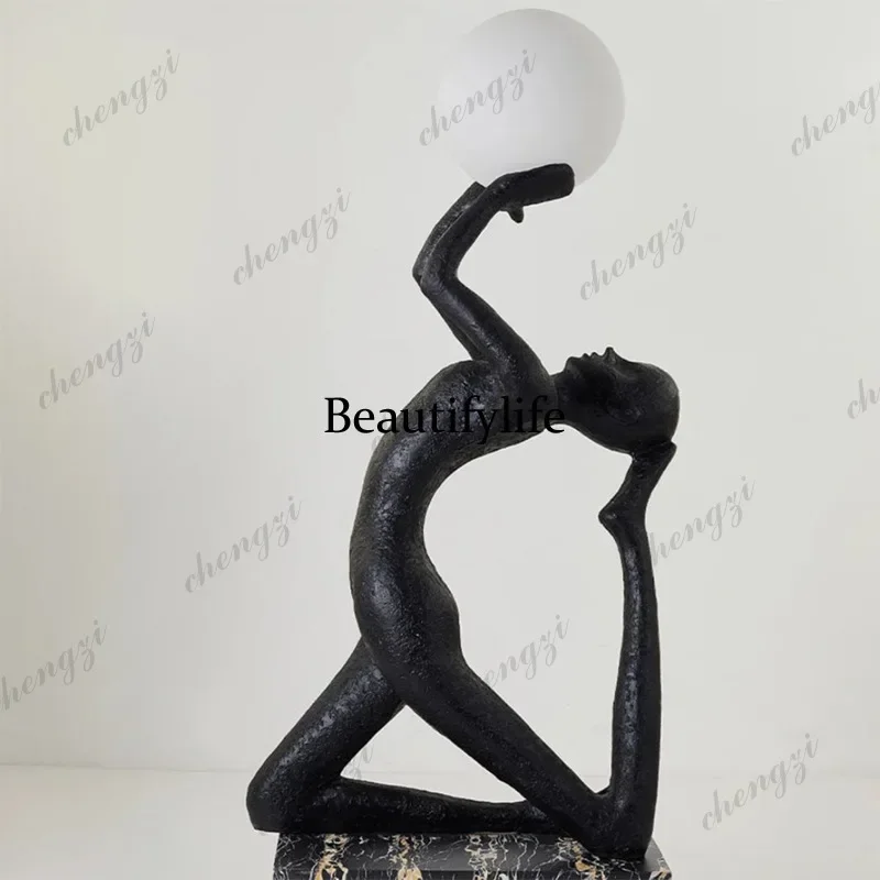 03 Kneeling Ball Lifting Humanoid Sculpture Floor Lamp Exhibition Hall Living Room Sofa Art Fiberglass Ornament