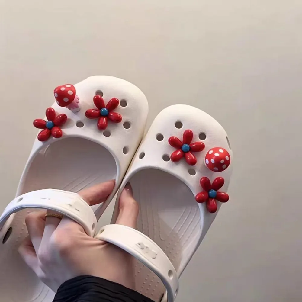 

Cute Mushroom Cave Shoes Solid Color Outdoor Versatile One Step Cool Slippers