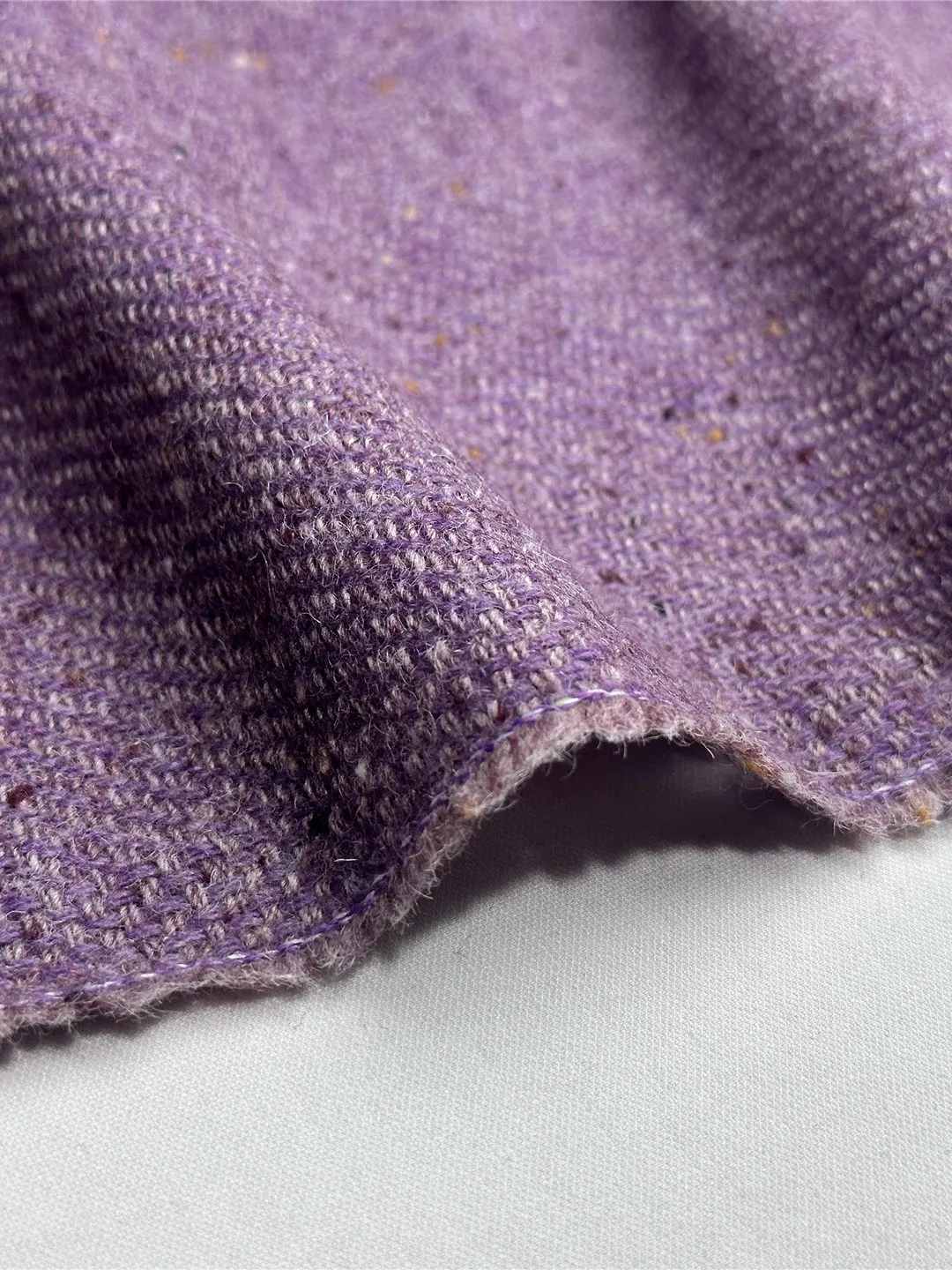 

Винтажная фиолетовая шерстяная ткань с цветочным узором для костюмов и пальто, 00% шерсть, утолщенная, для рукоделия и домашнего декора, геометрический рисунок