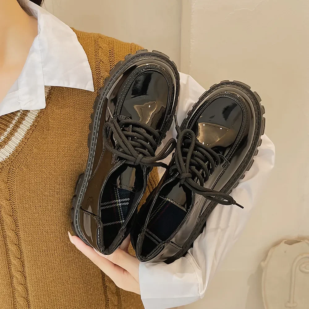 

Туфли женские на платформе, маленькие кожаные туфли, летняя повседневная обувь в стиле ретро, Британская мода, высокий каблук для колледжа, однотонные, 99