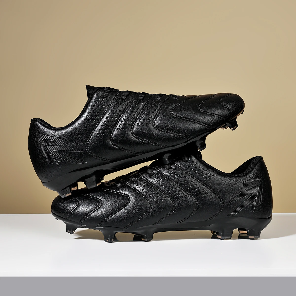 Professional AG/FG football shoes，TPU Shockproof Outsole，PU Fabric Breathable Upper，Wearproof Anti-slip for Adult Children