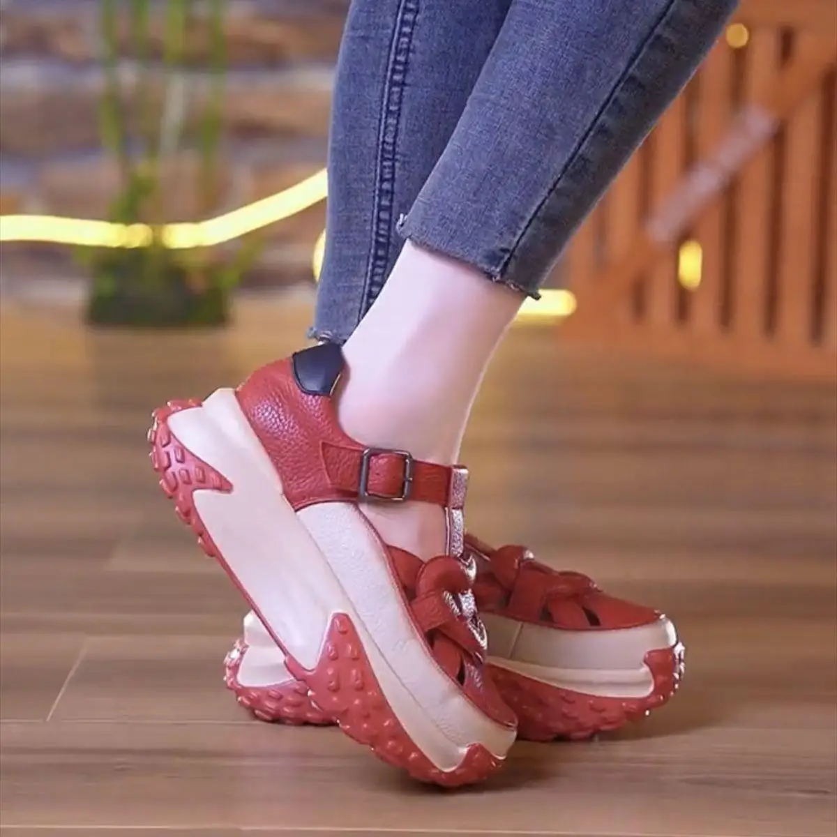 

Дышащие женские повседневные кроссовки Thi Bot Dad oes, весна-лето, модные кожаные сандалии на плоской подошве с запахом