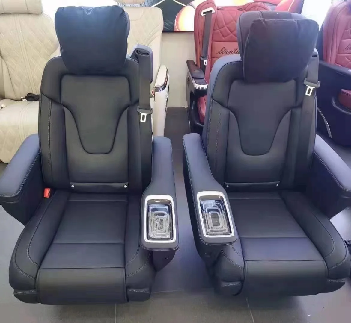 New Professional Sprinter Automobile Car Seats with Electric Backrest Adjustment Ventilation Heating Massage Wireless Charging