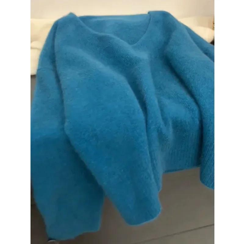 

Peacock Blue V-Neck Sweater, Women‘s Cozy Bear Fur Knitted Top, Lazy Autumn Winter Pullover, Soft & Fashionable
