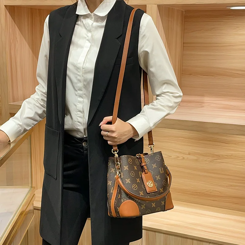 borsa-da-donna-classica-ed-elegante-lussuosa-in-pelle-di-alta-qualita-design-trendy-parigino-vintage-casual-e-semplice