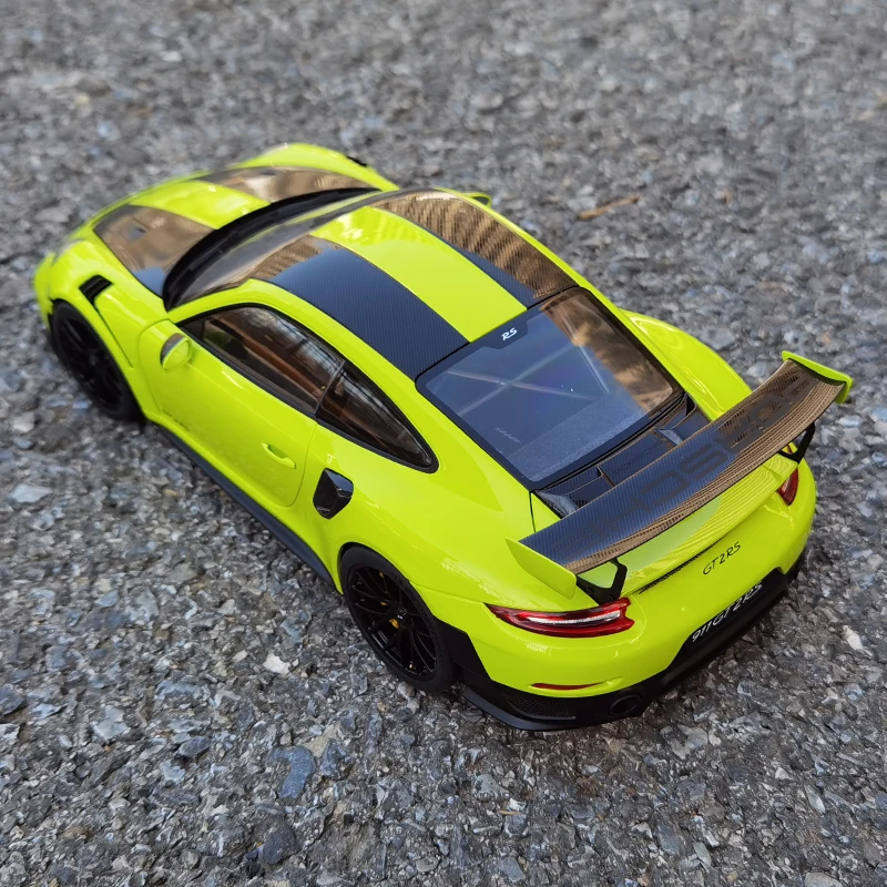 AUTOART 1/18 Porsche 911 (991.2) GT2 RS Car model  Send to a friend  Personal collection Static ornament