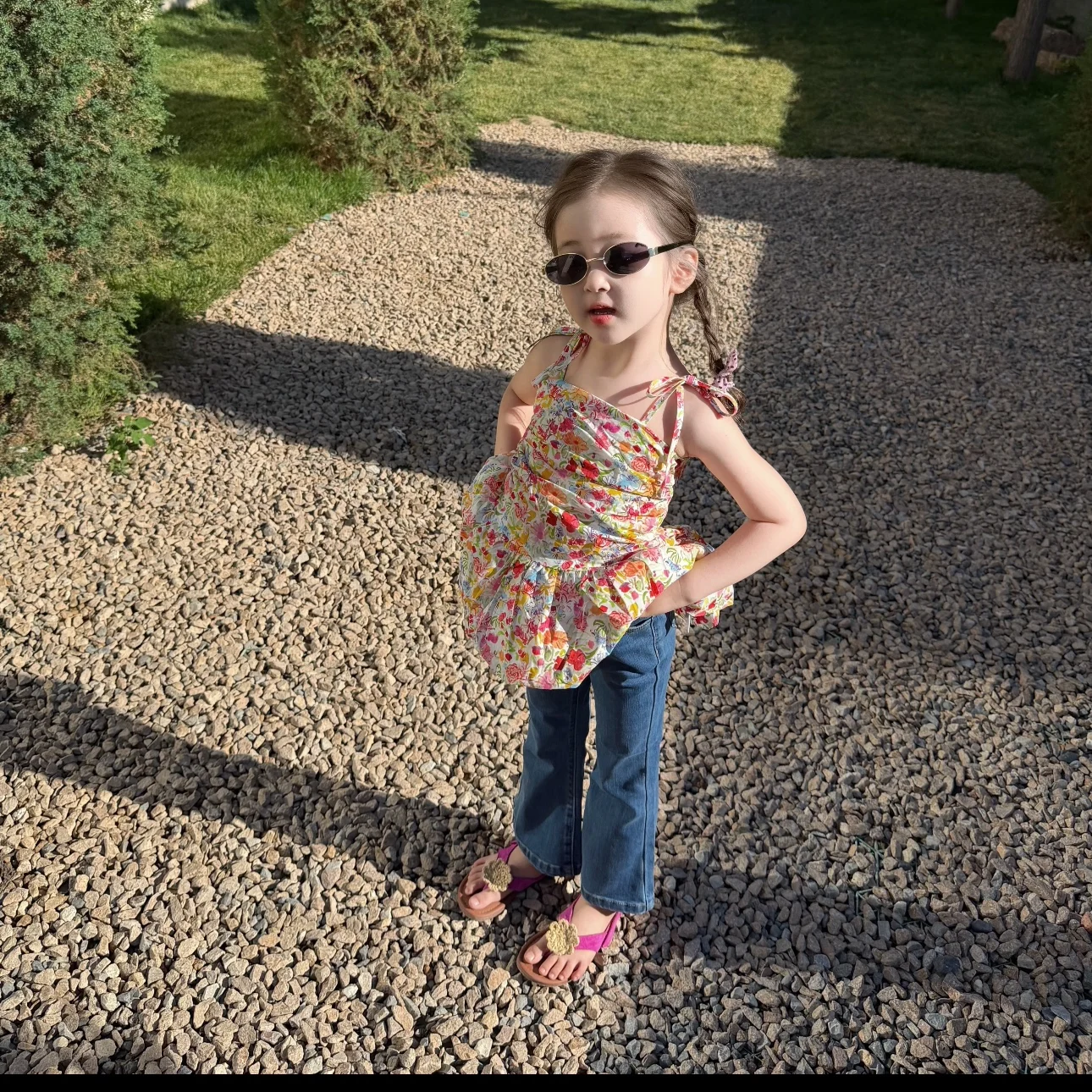 Summer girl beach stunning floral  product, children's super beautiful strapless suspender, dopamine flower bud vest
