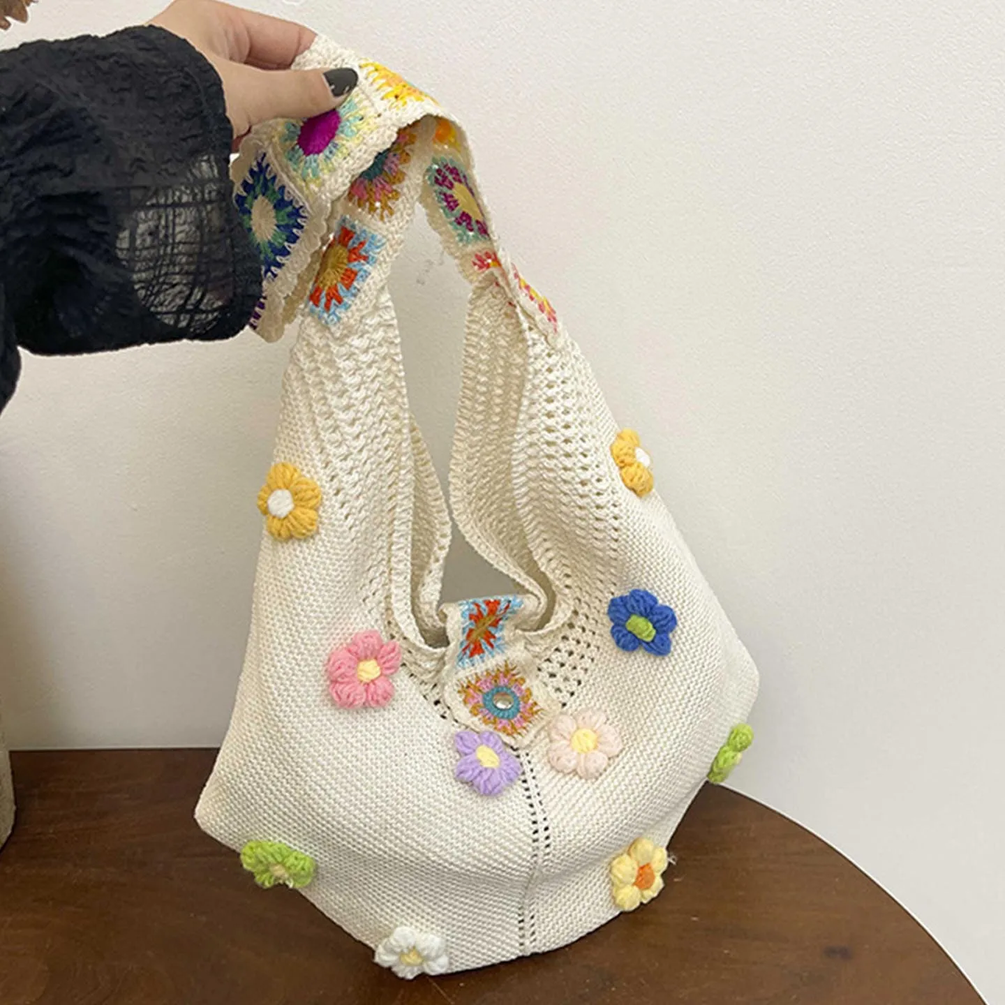 

Вязаные сумки с цветочным узором для женщин, большая вместимость, новинка 2026 года, в этническом стиле, для отпуска и пляжа, на одно плечо, модные