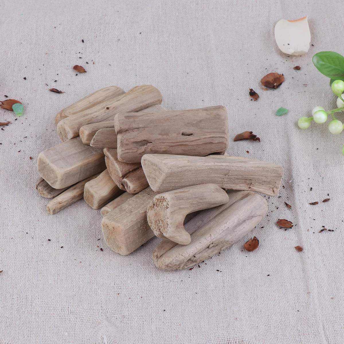 

30 Pcs Tank Decorations Fish Tank nament Driftwood Aquarium Bamboo nament pH Buffer Plant Anchor Pet Supplies