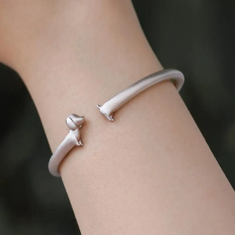 

Fun and Cute Style Frosted Silver Color Sausage Dog Opening Bracelet Women's Pet Enthusiast Party Jewelry Bracelet