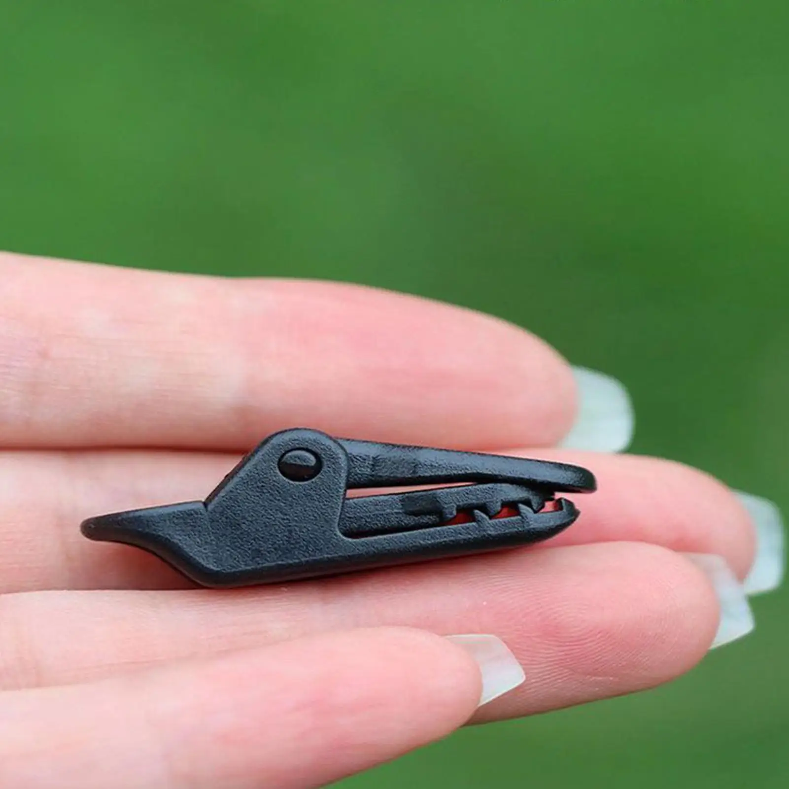 

Heavy-Duty Tent Clips Windproof Awning Lock Clips with UV Protection Outdoor Fixing Clamps for Camping RV Garden Patio Tarpaulin