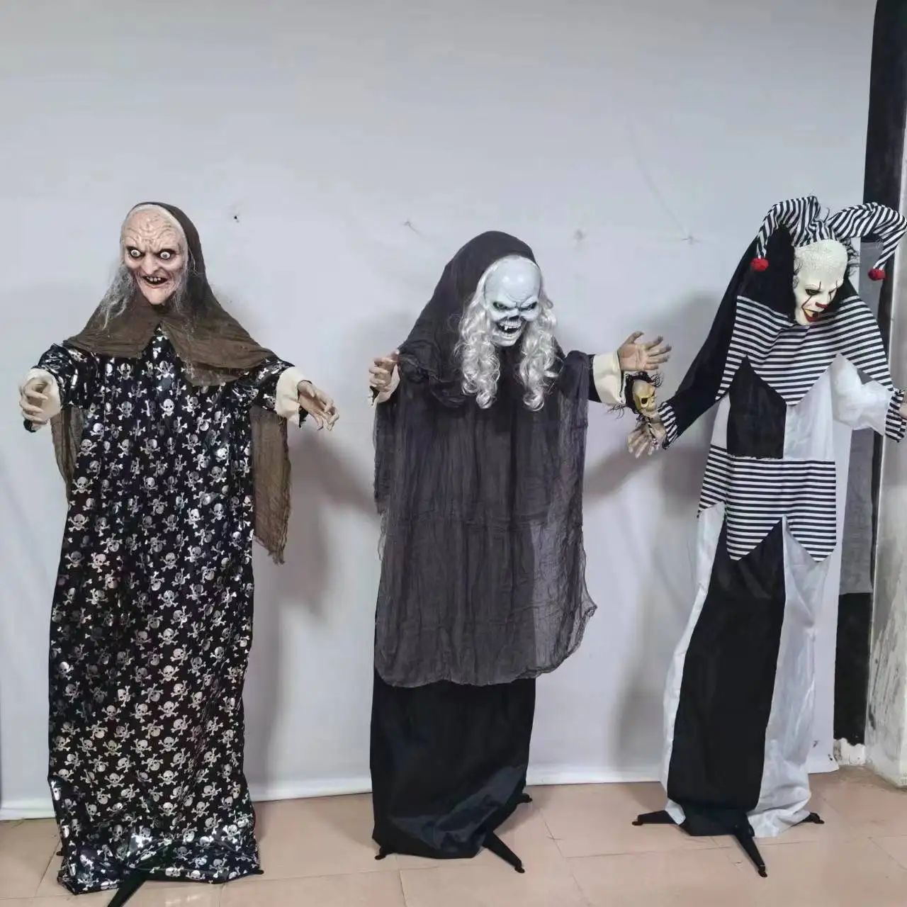 

New large head witch human body induction Halloween party funny garden decoration scene layout props