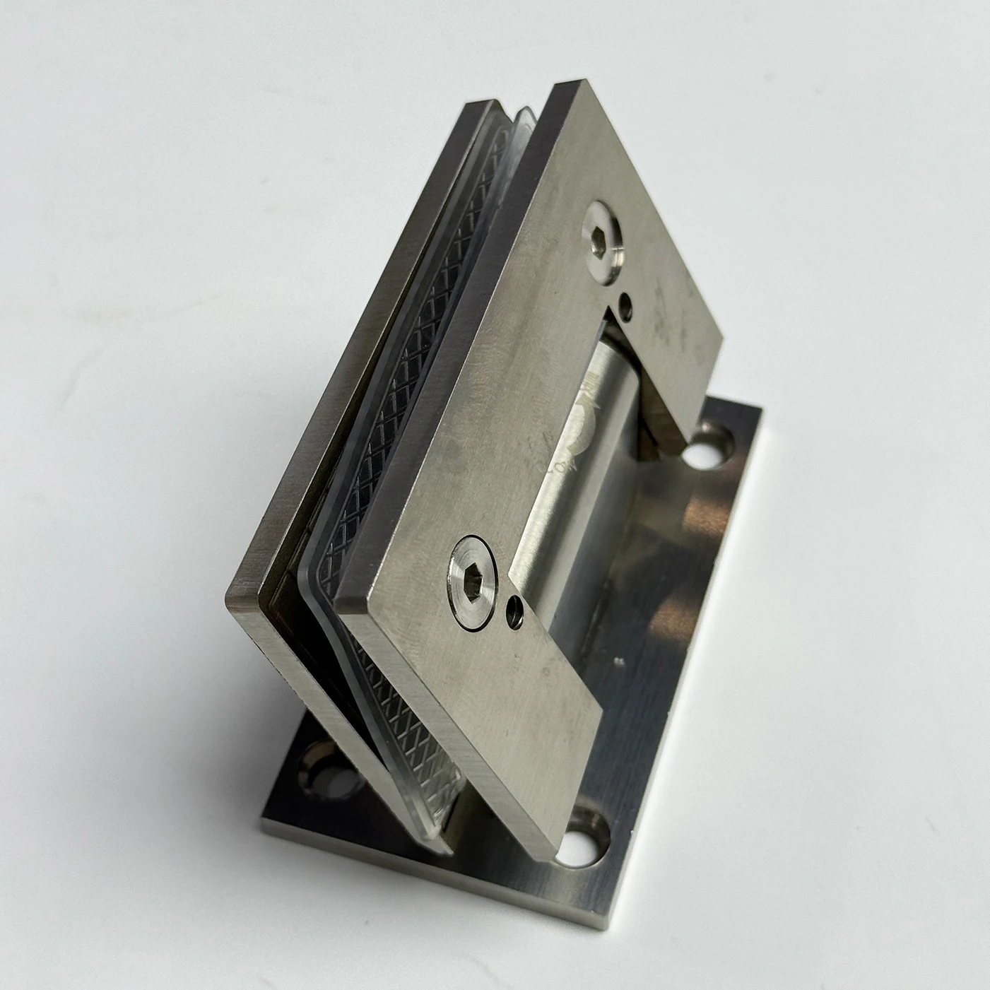 Modern Bathroom Clamp Hydraulic Soft Closing Wall Mount Shower Hinge Angle Speed Adjustable for Frameless Shower Enclosure