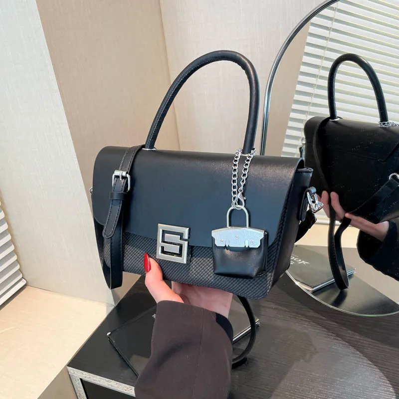 

2025 New Vintage Designer Style Women's Shoulder Bag - Convertible Crossbody Square Purse for Office Commuting Premium Chic