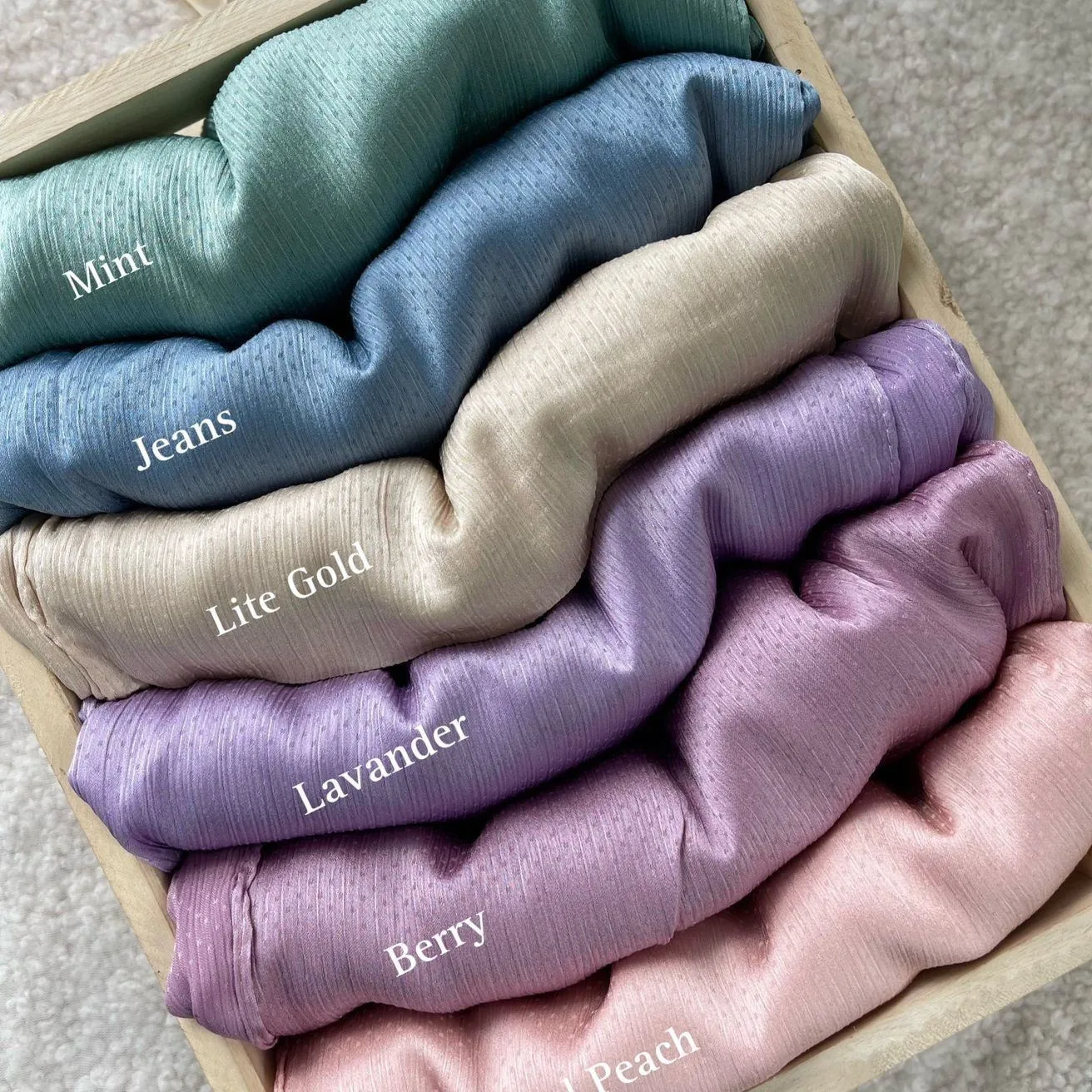 

70*175CM The New Malaysian Indonesian Women's Baotou Gauze Scarf Imitation Silk Satin Scarf Travel Cover foulard femme hijab