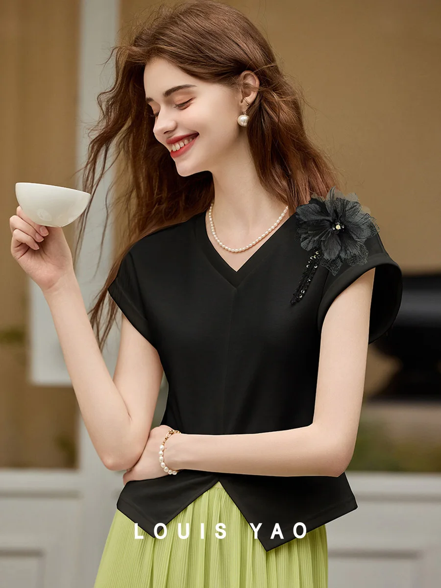 

LOUIS YAO New Elegant V-neck Tees 2025 Summer New Slim Tops Three-dimensional Flowers Short-sleeved Women's T-shirt