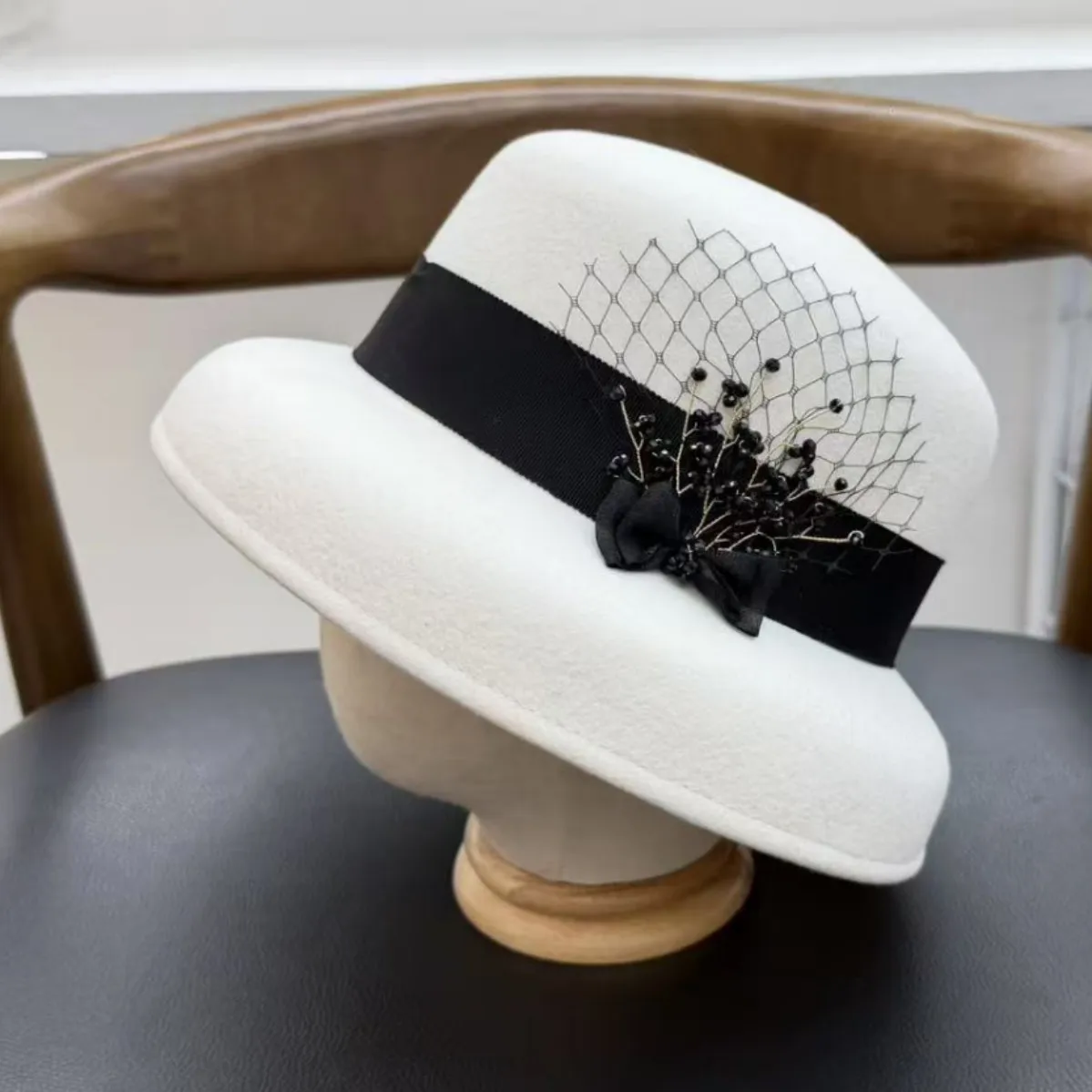 fashionable-women's-flat-top-hat-with-feathers-autumn-winter-wool-felt-hat-diamond-flower-embellished-hat-adjustable-bell-crown