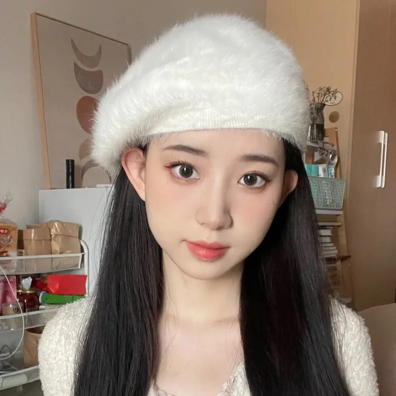 Faux Fur Beret Hat Solid Black Plush French‑Style Artist Cap Elegant Headwear for Autumn Winter Dating Street‑shoot Daily Outfit