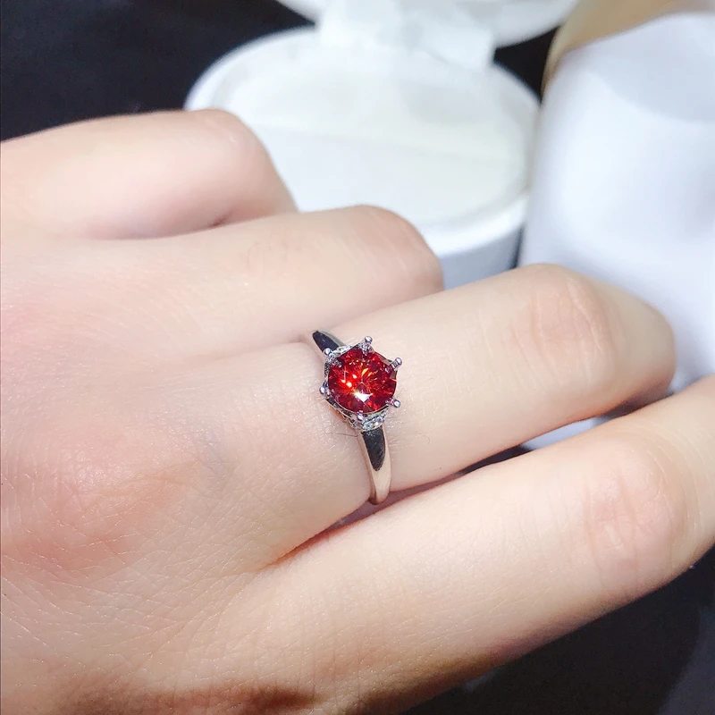 

Red moissanite Personality design New ring, 925 Sterling silver, beautiful color, sparkling, 1 carat Diamond D VVS1