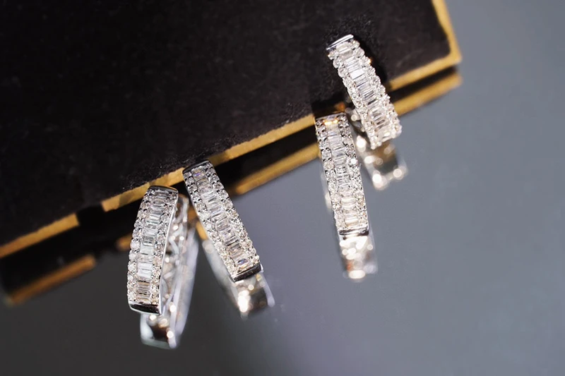 LUOWEND 100% 18K White Gold Earrings 0.50carat Real Natural Diamond Hoop Earrings for Women Classic Design High Party Jewelry